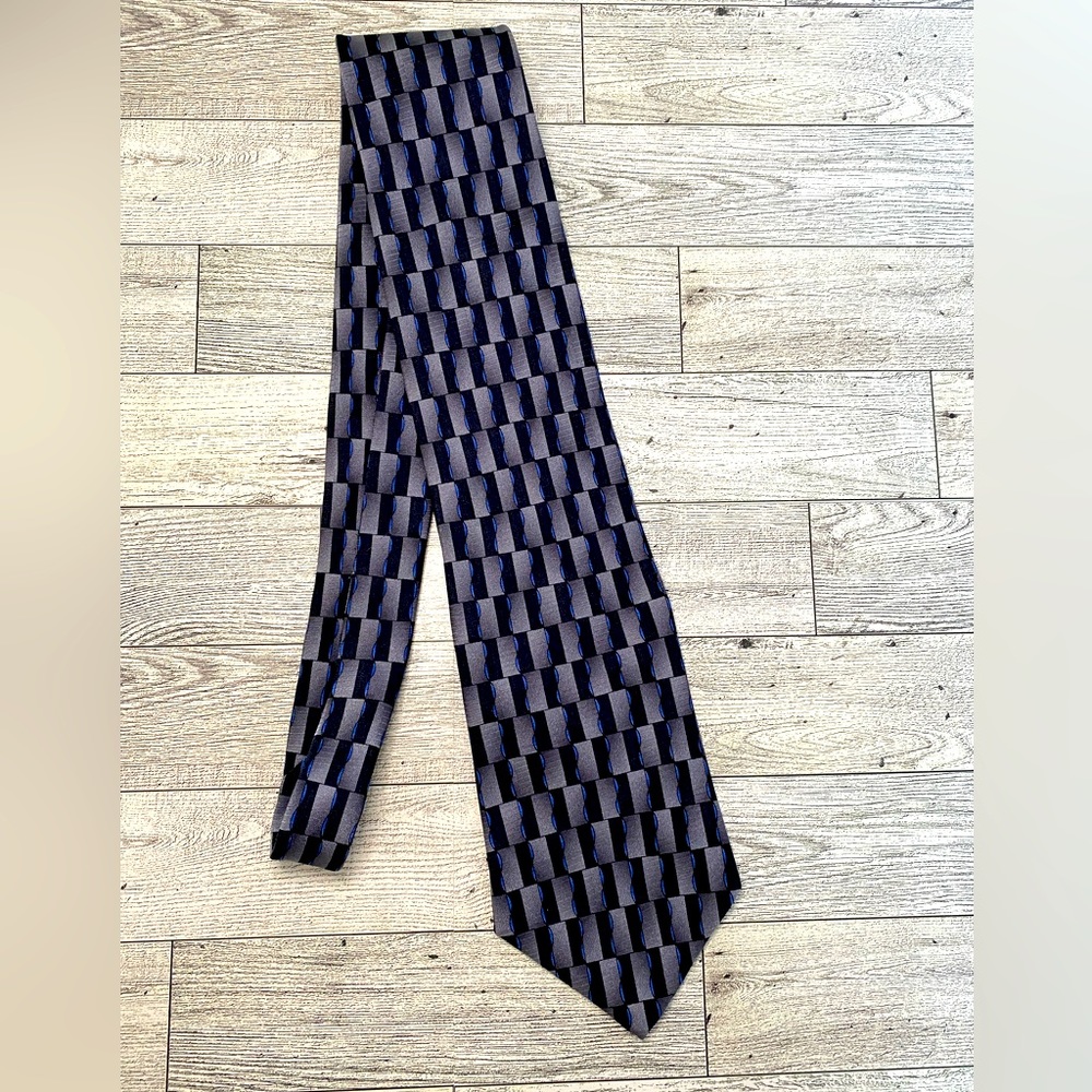 VALENTINO‎ Men's 100% Silk Necktie ITALY Designer Geometric Blue & Gray 59.5” L